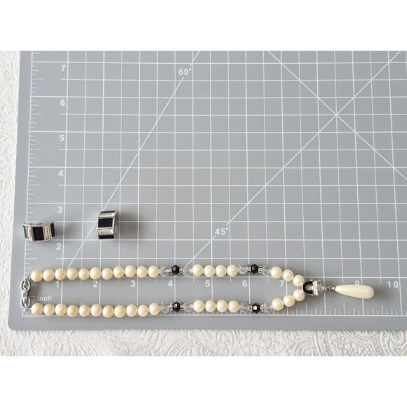 Vintage Givenchy Faux Pearl and Rhinestone Lariat Necklace and Earring Set - Picture 7 of 7